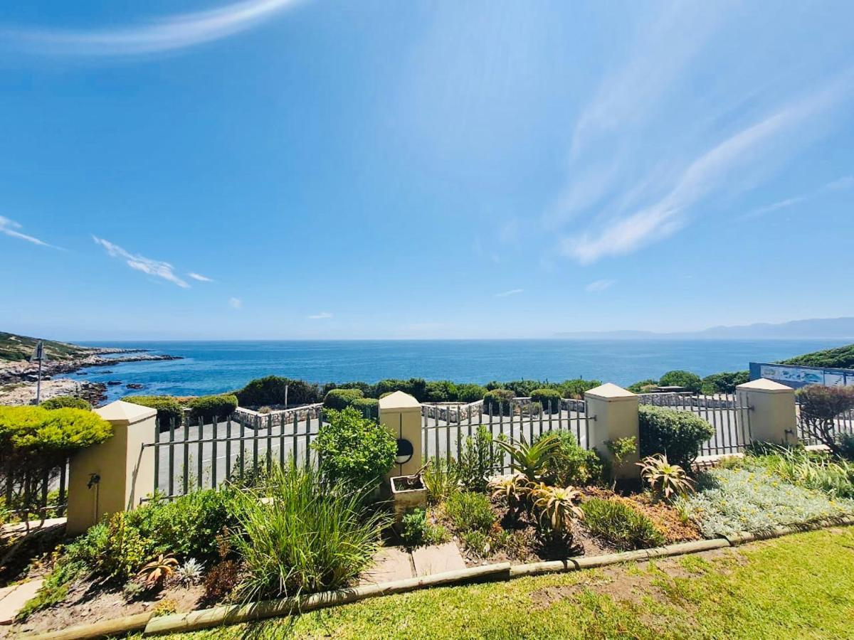 The View At Whale Cove De Kelders Apartamento Exterior foto