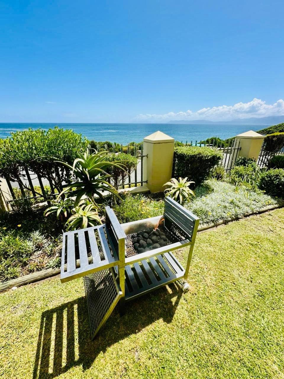 The View At Whale Cove De Kelders Apartamento Exterior foto